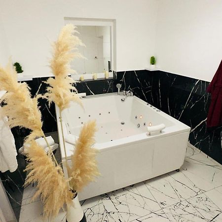 Hedonist Spa Jacuzzi Sarajevo Free Parking Eksteriør bilde